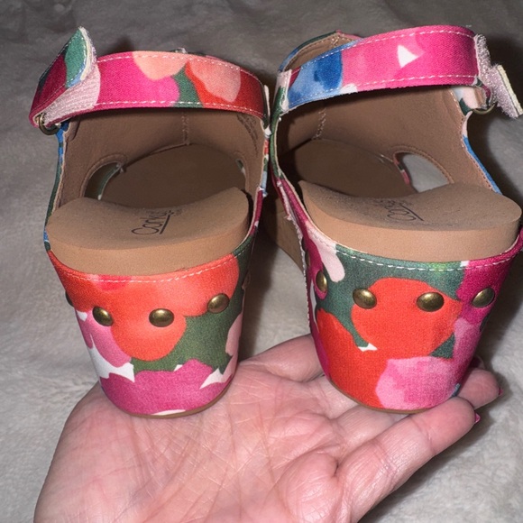 NWT  CORKY’S  Carley  “ Flowers “ Wedges Heels Sandals  Floral Multi Print main image 3